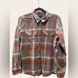 Patagonia Women's Long-Sleeved Organic Cotton Midweight Fjord Flannel Shirt M